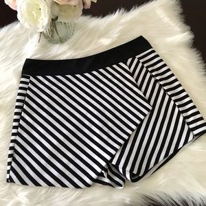XOXO Black and white striped skort